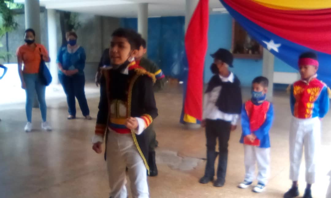 cliflavega's tweet photo. Muestras culturales en nuestra Feria del Saber y Hacer de la centros de recursos para el aprendizaje  desarrollados en la UENB Pedro Fontes @Cultuinter_ZEDC https://t.co/ZQY8QUrD9T