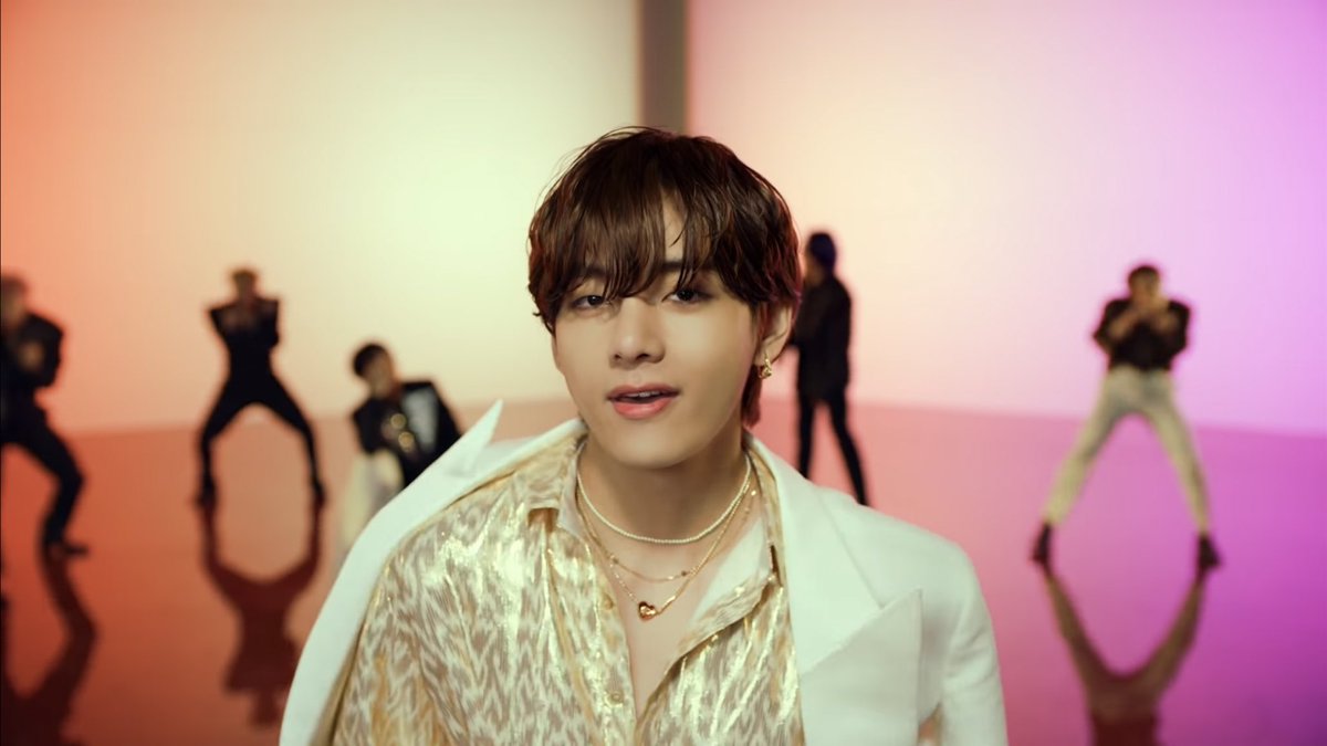 Чон чонгук 2018. Группа бтс буттер. Чон чонгук бэд бой. Чон чон гук bts. Bts butter official mv.