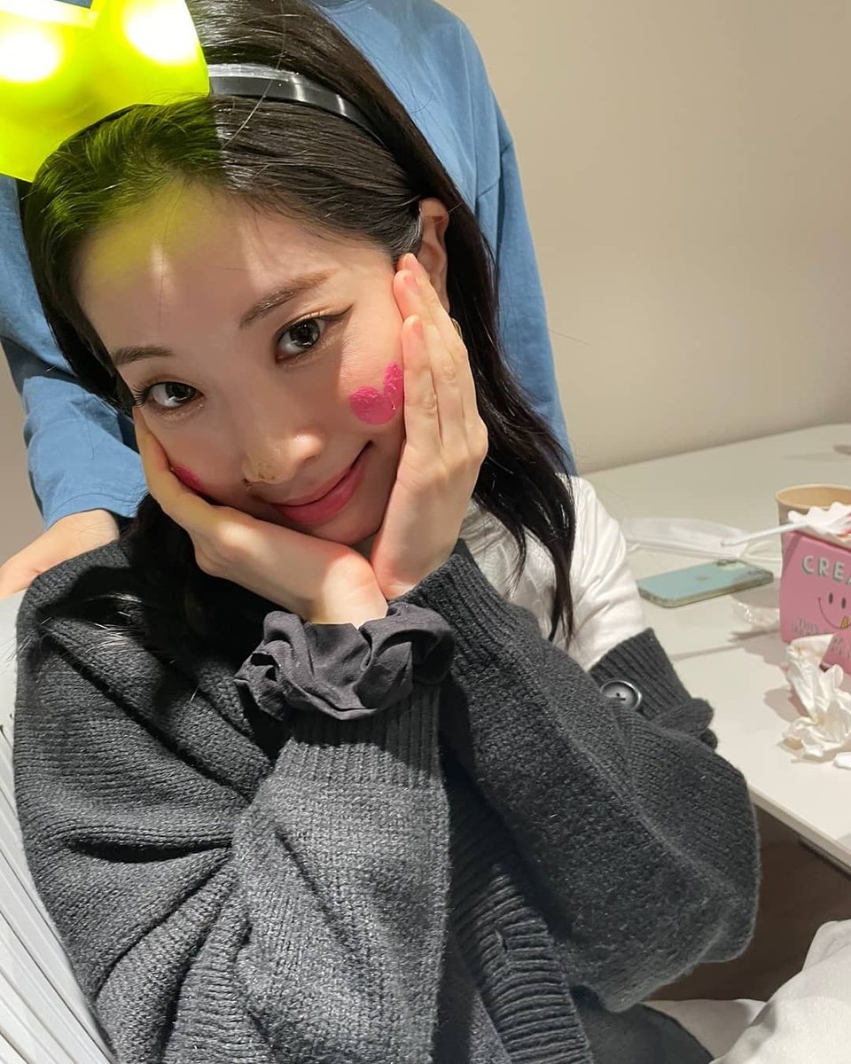 SubjectKpop's tweet photo. Jihyo's Twicetagram update (2)

#QueenDAHYUNDay
#찬란한_그대_바로_김다현 
@JYPETWICE https://t.co/akVlh94ZwX