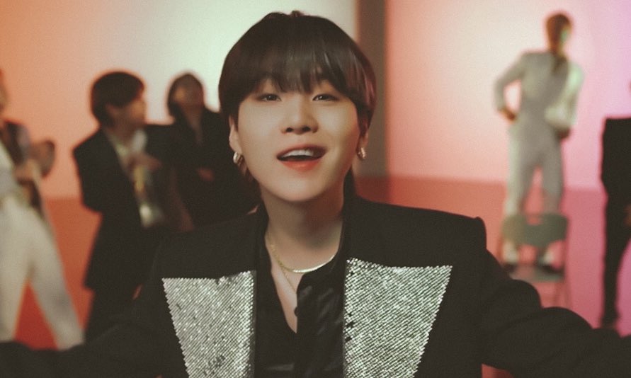 agustdfms's tweet photo. min yoongi I’m so in love HELP https://t.co/vswZ1joSIx