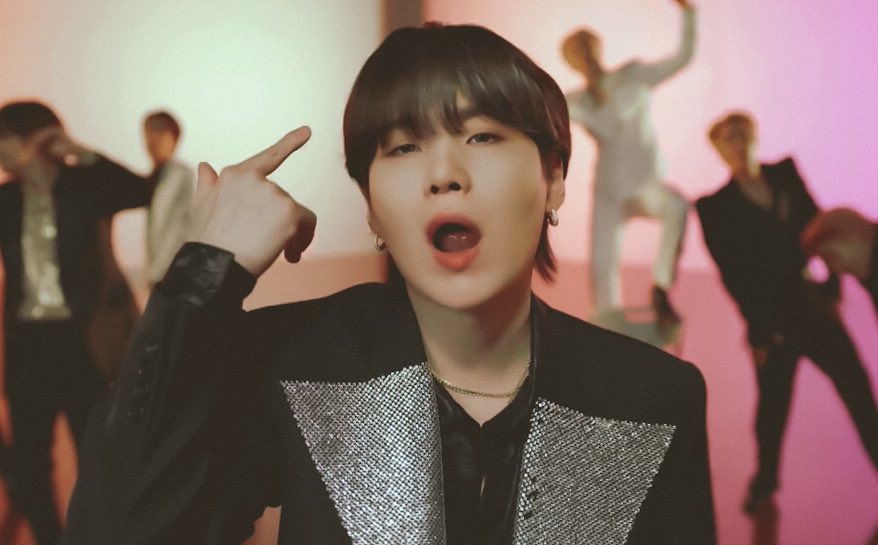 agustdfms's tweet photo. min yoongi I’m so in love HELP https://t.co/vswZ1joSIx