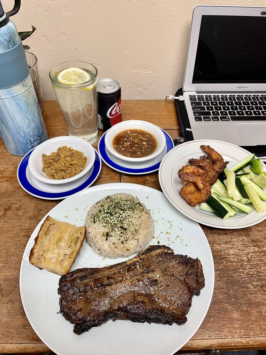 Cleophacktra's tweet photo. BRB, Mmmm! 😝 | #TherapyThursday | #homecook | #CookGood | #EatGood | #SleepGood | https://t.co/TBIASY38yW