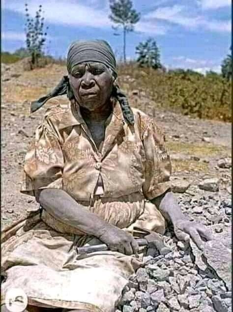 faisalgaya01's tweet photo. Uwa daya tana iya rike Yara goma, Amma abin mamaki saikaga Yara goma sun kasa rike uwa days.
    Allah ya bamu ikon kyautatawa iyayenmu ameen 🙏🙏🙏 https://t.co/sktL9197jJ