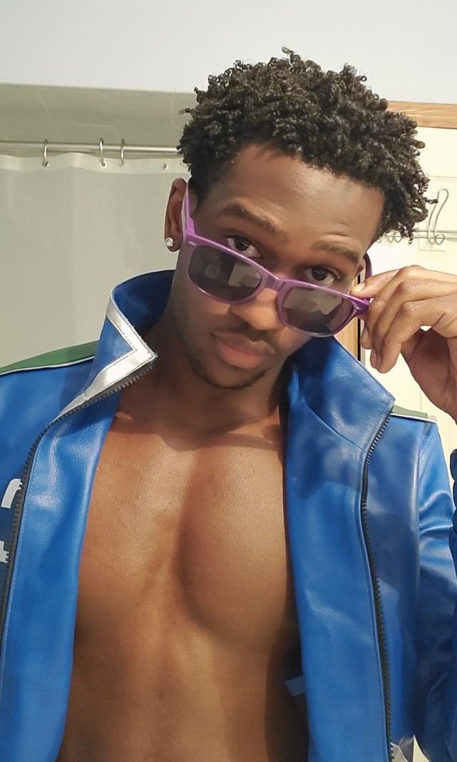 Princ3Trizzy's tweet photo. JOHNNY CAGE COSPLAY pt.1

        As promised, I have cosplayed Johnny. I'm not done with the costume or anything just yet, but I do have the jacket and glasses along with a few others. 

           Hope all you fellow #MortalKombat fans enjoy. 

            Signed, Trizzy Cage. https://t.co/GjPFcWW6vK