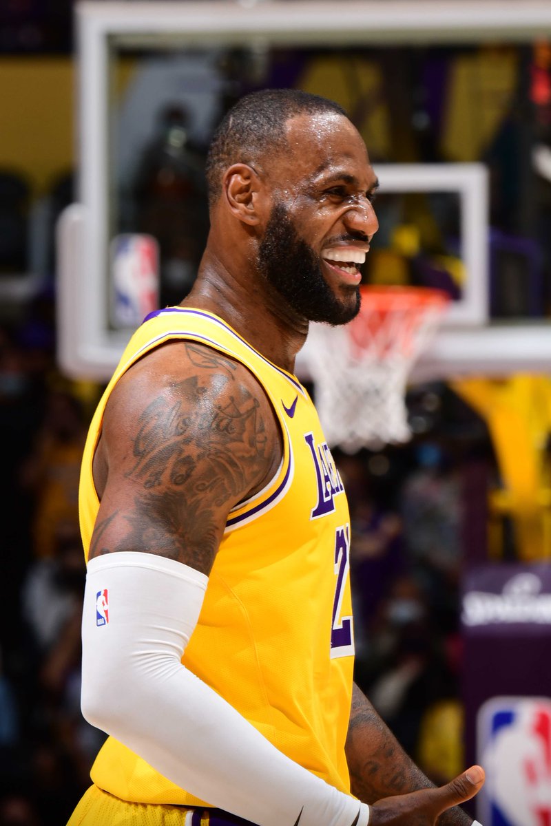 Lakers take a 2-1 series lead on the Suns 🔥

AD: 34 PTS &amp; 11 REB
LeBron: 21 PTS, 9 REB, 6 AST