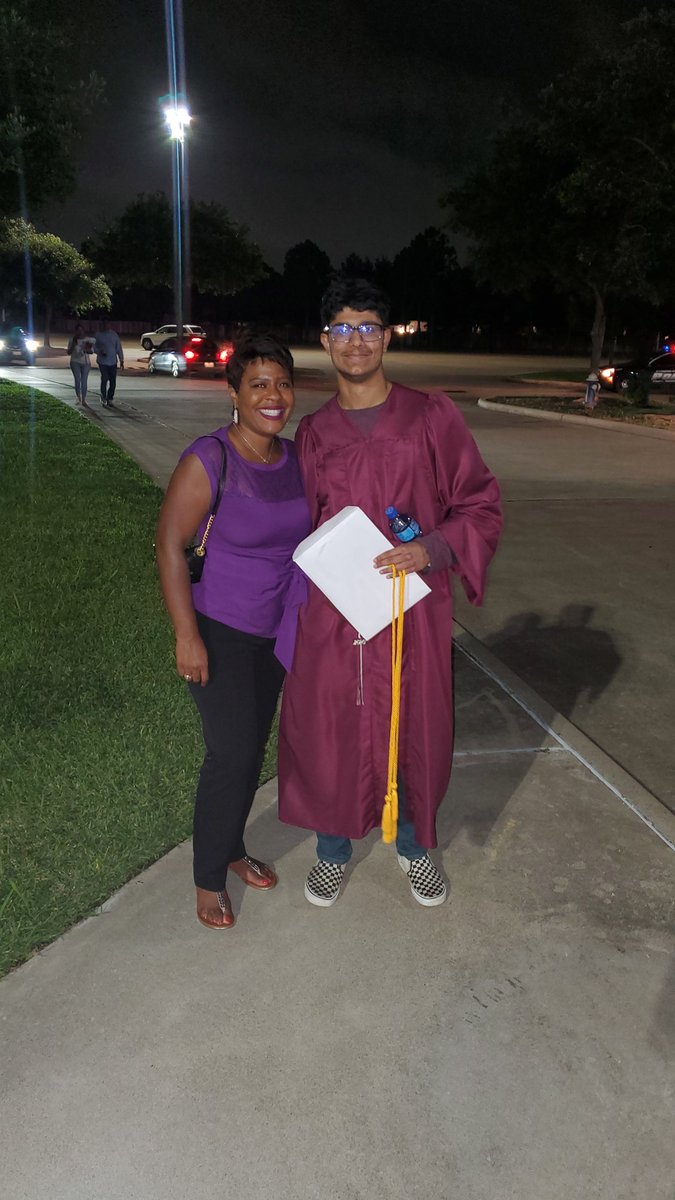 MsYoung_Teaches's tweet photo. Some classes are just special...simply unforgettable! @CyFair_BFND Class of 2021 is that class for me. 🐾 Been making me proud since day ☝🏾!  Remember these faces...they're headed out to change the world for the better! 💯  #SUPERProudTeacher #CoachYoung #BFNDBaby 🖤🐾 https://t.co/EPSjoMBo5E
