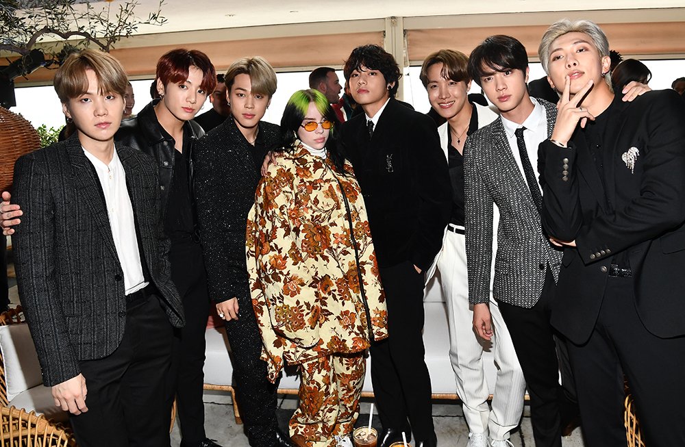 jtoni_n's tweet photo. "Let's not tell Hoseok not to smile" https://t.co/wMD0iO3oSC