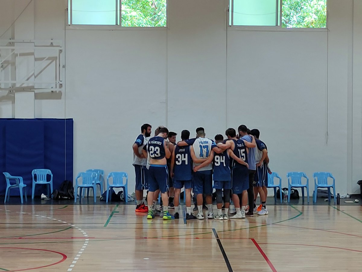 CBQalat's tweet photo. 🔹🔸 SENIOR AZUL
Os dejamos algunas fotos del partido del #SeniorAzul el finde pasado frente a @BaloncestoCoria, consiguiendo el pase a la final de ascenso a nacional del próximo fin de semana 💪🏻
🔘 Resultado ➡️ 76-70
@juangodi77 @javiermr17
🔵🟠 #GoQalat https://t.co/LLYxRe4bQj