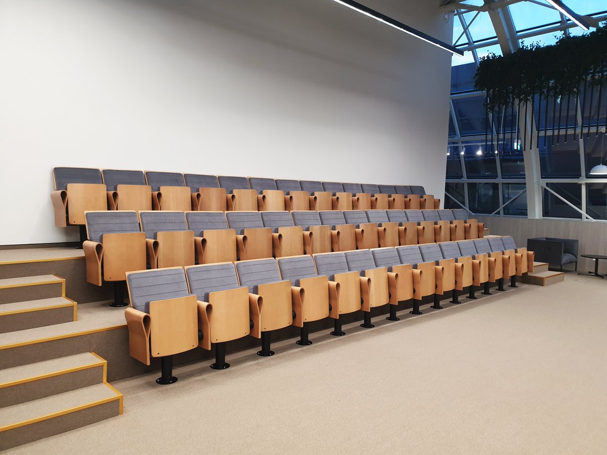 EuroSeating_Int's tweet photo. Auditorium room BRD – Societé General Bank, at Bucharest (Romania). With LOLA seat ✨A special touch, elegance and comfort; high quality wood finish and steel central leg 💺
#Euroseating #nolimitstoinspiration #somosfabricantes #wemanufactureseats https://t.co/7nsJ8yHtdc