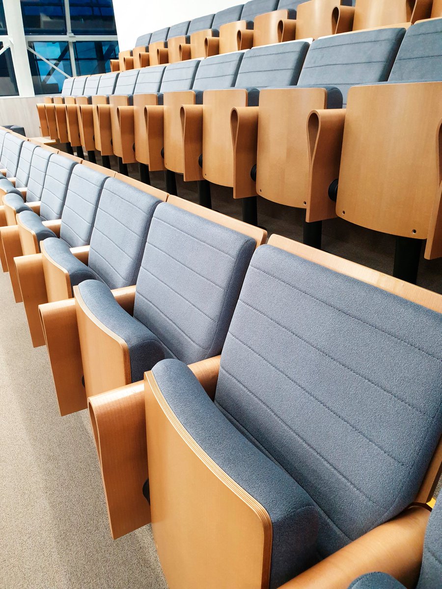 EuroSeating_Int's tweet photo. Auditorium room BRD – Societé General Bank, at Bucharest (Romania). With LOLA seat ✨A special touch, elegance and comfort; high quality wood finish and steel central leg 💺
#Euroseating #nolimitstoinspiration #somosfabricantes #wemanufactureseats https://t.co/7nsJ8yHtdc