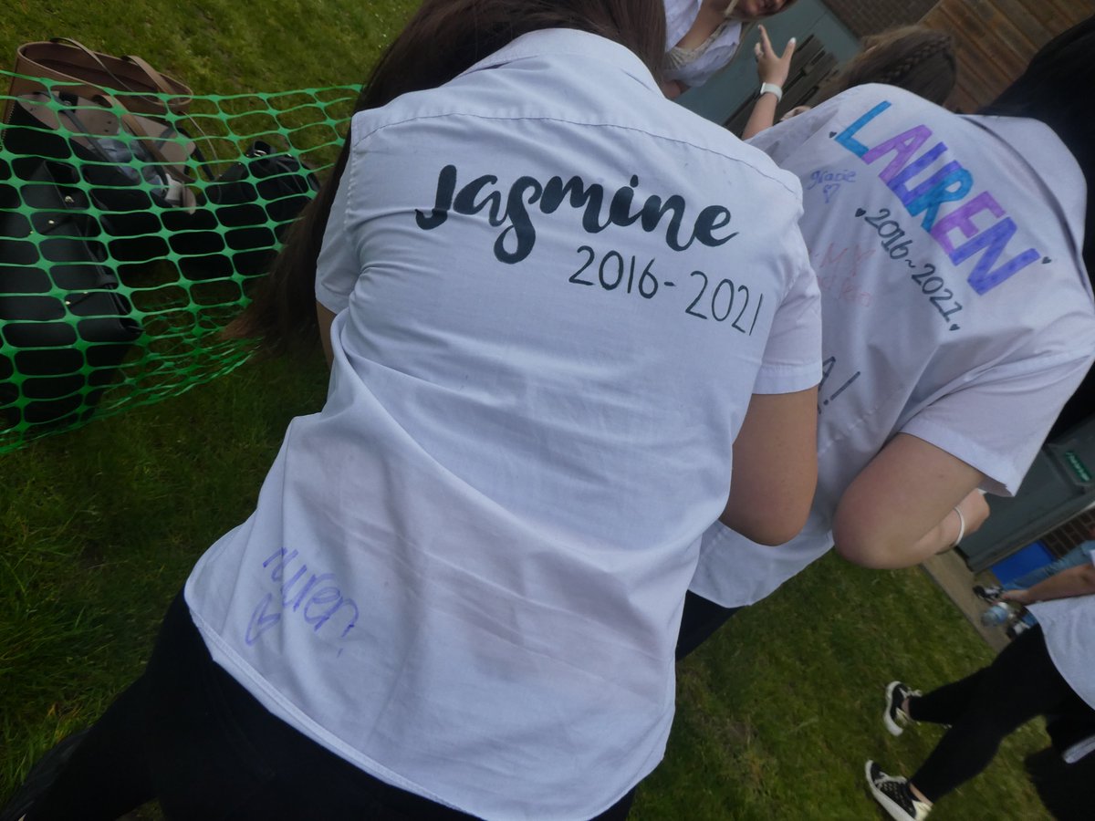 WellswaySchool's tweet photo. We say goodbye to our Year 11s. Very different for them this year as no GCSEs to experience or the usual excitement around this time but that didnt stop us! An assembly with some funny awards, bacon butties and of course the obligatory shirt signing. See you all on results day https://t.co/CU1yQqcPMG