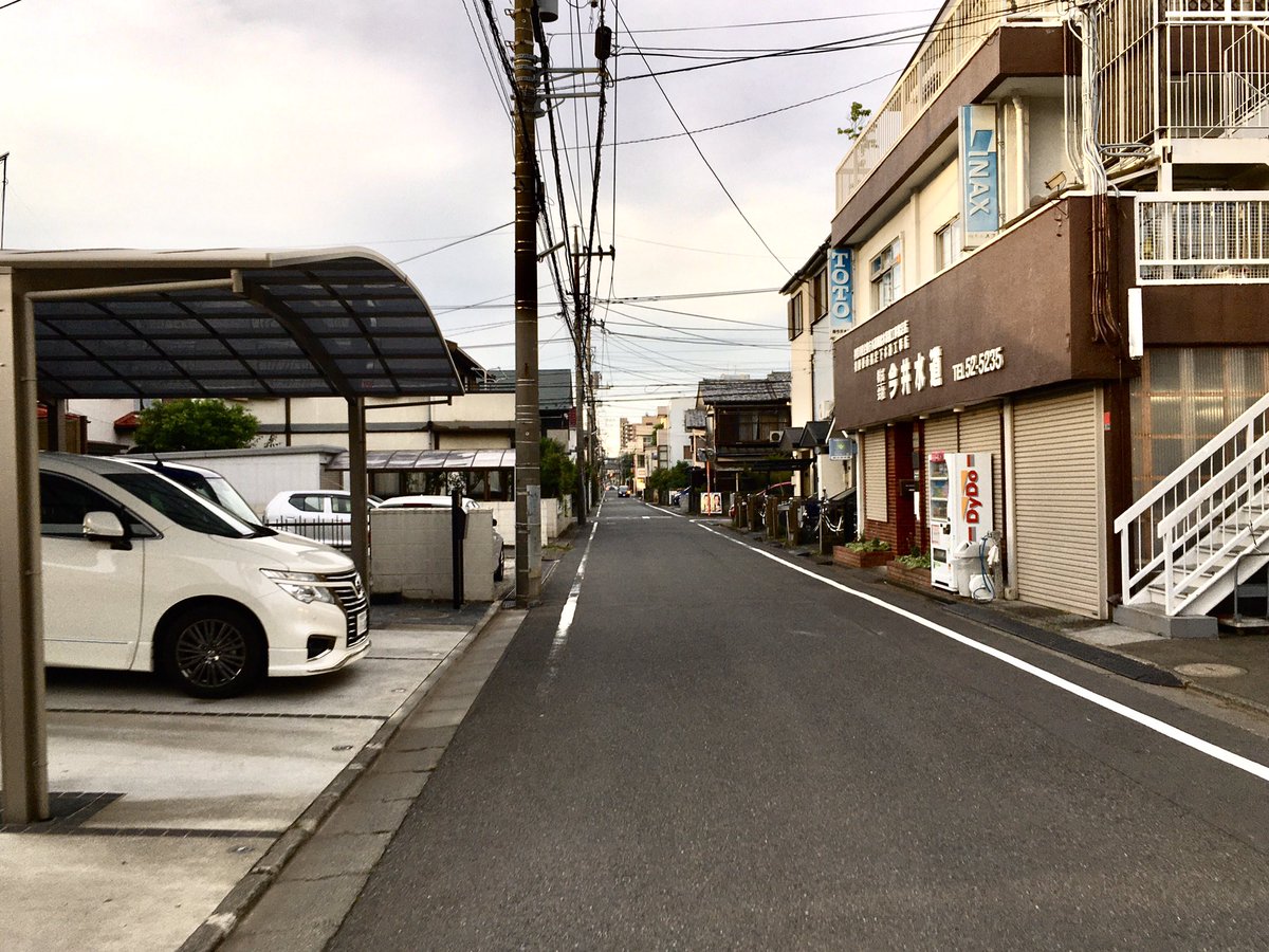 taiki_osouzai's tweet photo. 相模原の小道はどこか落ち着く。
選挙ポスターとか小さな住宅設備屋さんとか、こういった風景は全国共通なのかな。 https://t.co/Xrf2mjtXdb