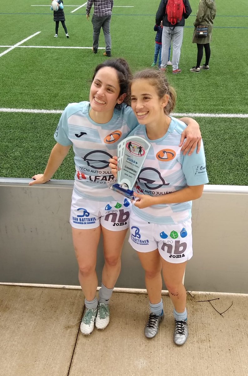 bea_jackson's tweet photo. Sé que por aquí sí te pillo así que felicidades, @CrisCamara4 🙃 Al final no hacíamos mal tandem 💙 https://t.co/xZLRscU8sd