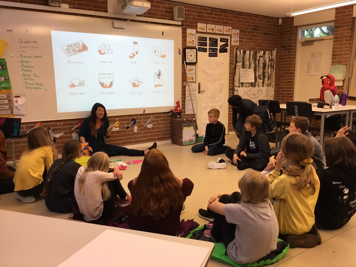 athinantoulia's tweet image. Menstrual hygiene day today. @ISBillund
We made informative posters about the form and function of periods. Students made a prototype, on which they received feedback. 
We also had a guest speaker talking to us about period poverty in South Africa.
#PYPIB