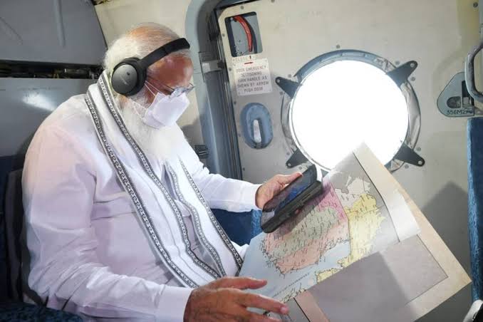 SunilKu66574893's tweet photo. @BJP4India @narendramodi Kain hai PR wala kuch naya nahi dala. Gujrat wala hi concept copy kar diya
Wo to acha hai #Modiuncle ne gamcha daal rakha hai. https://t.co/r5G26oU0rR