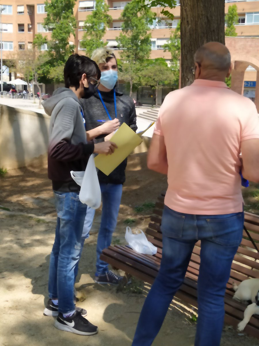 Seguim amb la recerca sobre el #ValorSocial i l'impacte de la <a href="/FMarianao/">Fundació Marianao</a> al barri, avui amb joves del #ProgramaNovesOportunitats fent entrevistes a carrer amb la ciutadania <a href="/RedOikia/">Red Oikia</a> <a href="/GRecerca_PSITIC/">GR. PSITIC - URL</a>