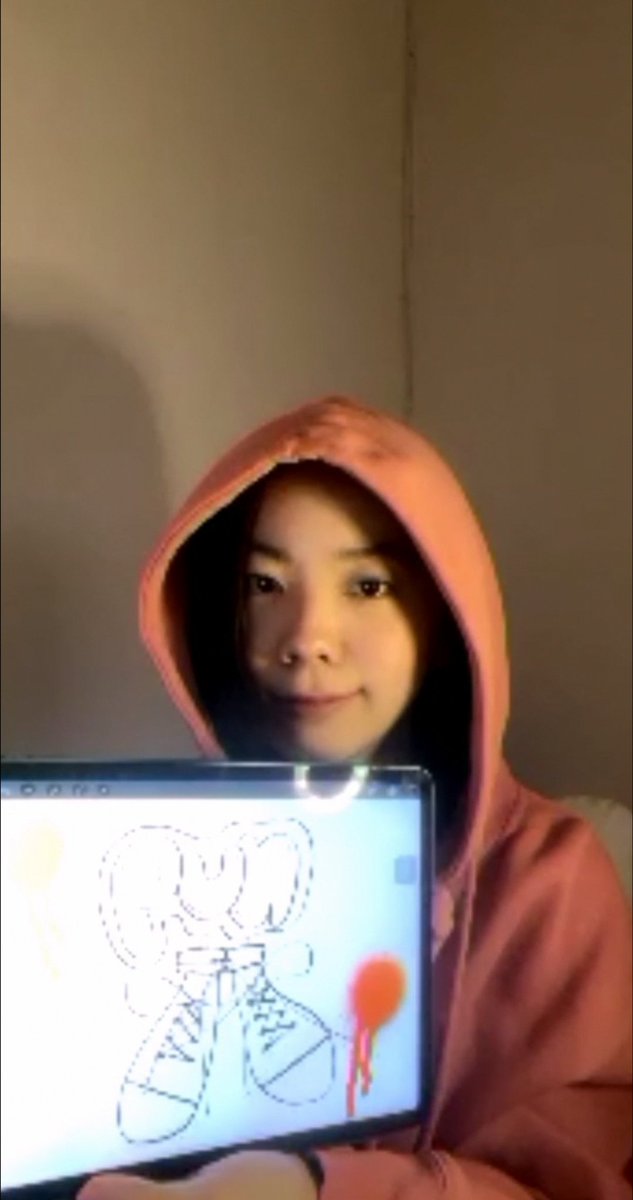 withpunn_______'s tweet photo. เสื้อวันเกิดปีนี้อย่างเท่​ ขอเวลาน้อนปัญ​ไปลงสีก่องน้าาา​ เก่งนะเนี่ย​ 😉

#PunBNK48​ #BNK48​ #WithPun https://t.co/fdLD84H4ii