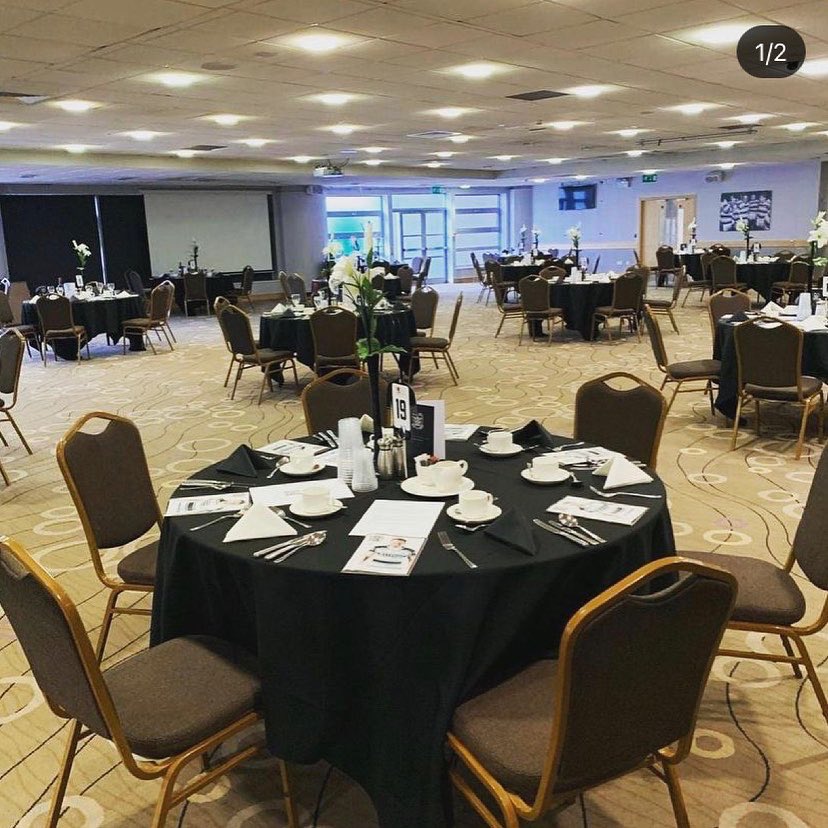 dispaceco's tweet photo. Oh hello sports fans! If you love the game and need some inspiring pitch side space then @KCOMStadium has just the thing for you to meet, strategise or party. And look at that breakfast 🍳 

Book 🗓 at https://t.co/z0quHe89bo

#eventsindustry #meetingsindustry https://t.co/EdylLO5xTW