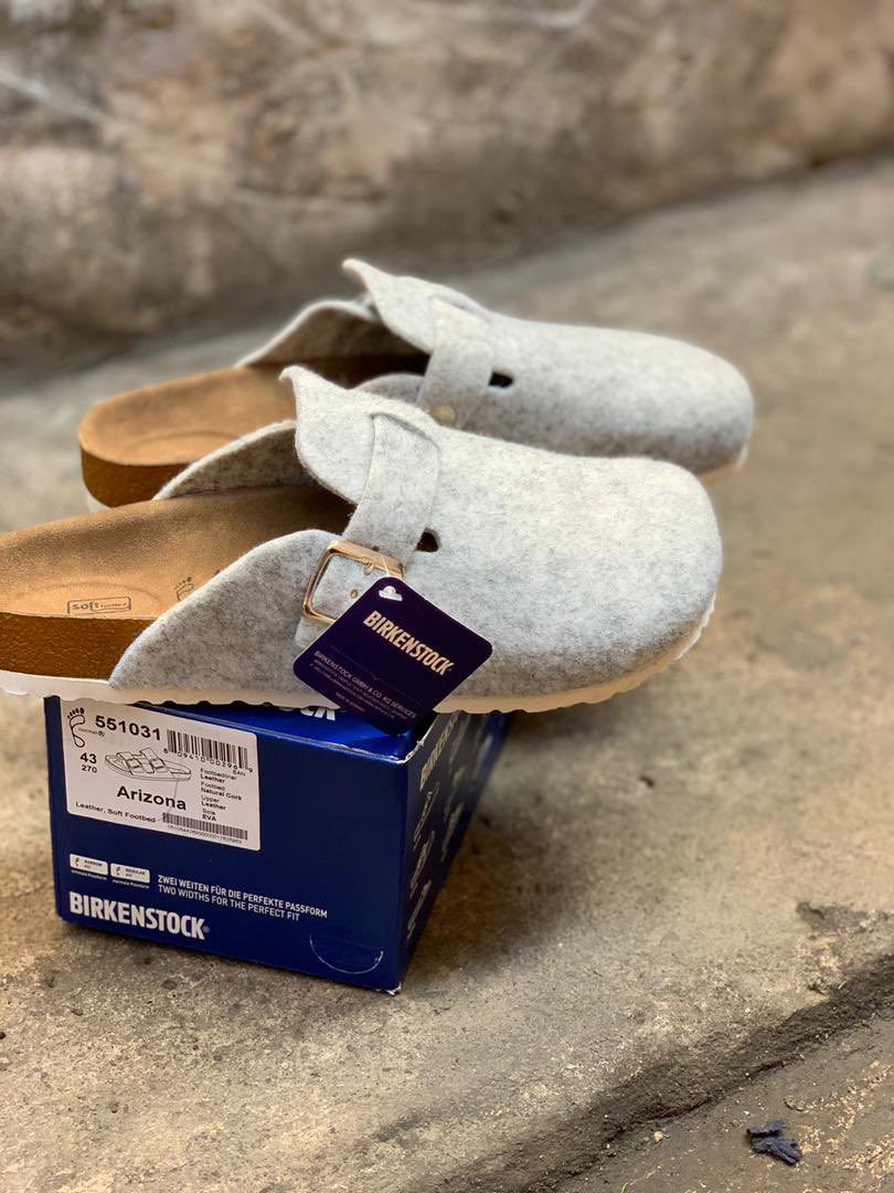 JuskingzC's tweet photo. Authentic Birkenstock 💯
#300ghc delivery at a charge 
Dm or call 0545702405 to get yours 💯💯 #juskingzC  #Birkenstock 
#authentic https://t.co/r57BkXvQt3