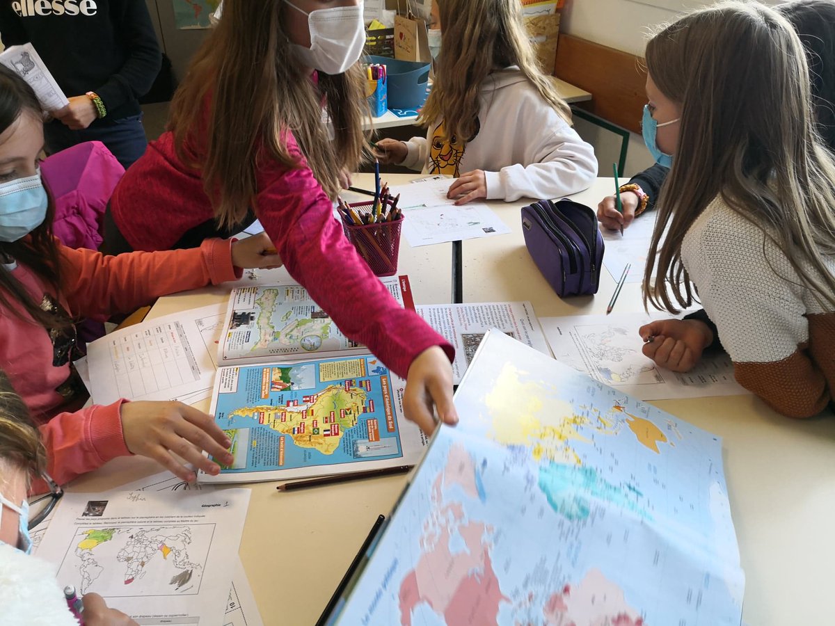 MurStjo's tweet photo. D-Day du défi anglais pour les écoles du secteur: les épreuves ont eu lieu en distanciel. Bravo aux élèves de Mûr, St thélo, St Caradec, Uzel et Kergrist pour leur participation active! https://t.co/hp1bHYWDlb