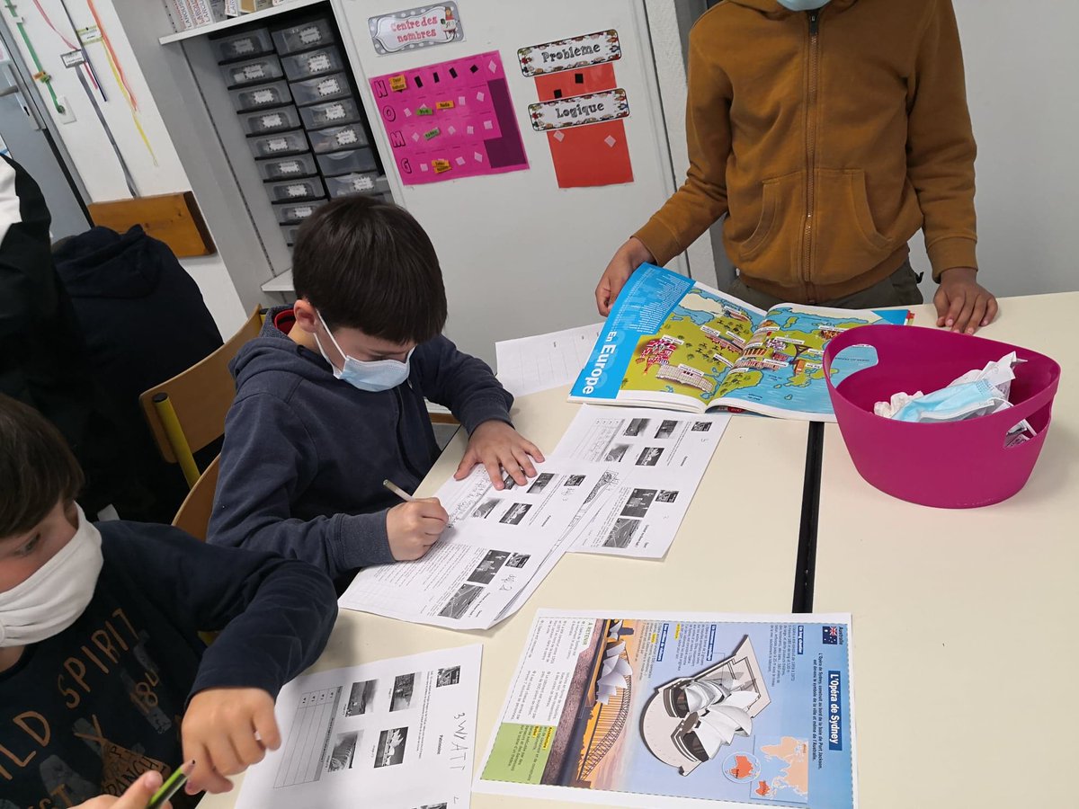 MurStjo's tweet photo. D-Day du défi anglais pour les écoles du secteur: les épreuves ont eu lieu en distanciel. Bravo aux élèves de Mûr, St thélo, St Caradec, Uzel et Kergrist pour leur participation active! https://t.co/hp1bHYWDlb