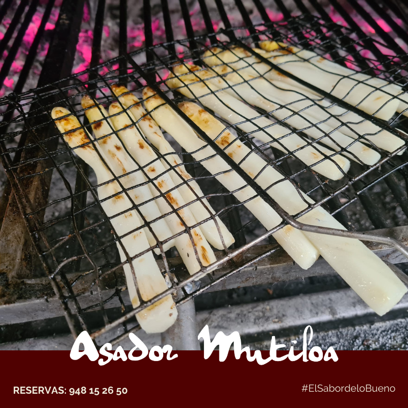 #Espárragos frescos a la parrilla. Lo mejor de nuestra #huerta, de temporada, y con nuestro toque único #Mutiloa: ¡a la #parrilla!
Una verdadera delicia 😋
Reserva en el 948 15 26 50 y no dejes de probarlos.
#ElSaborDeLoBueno
#Asador #Restaurante #Pamplona #Terraza #Navarra