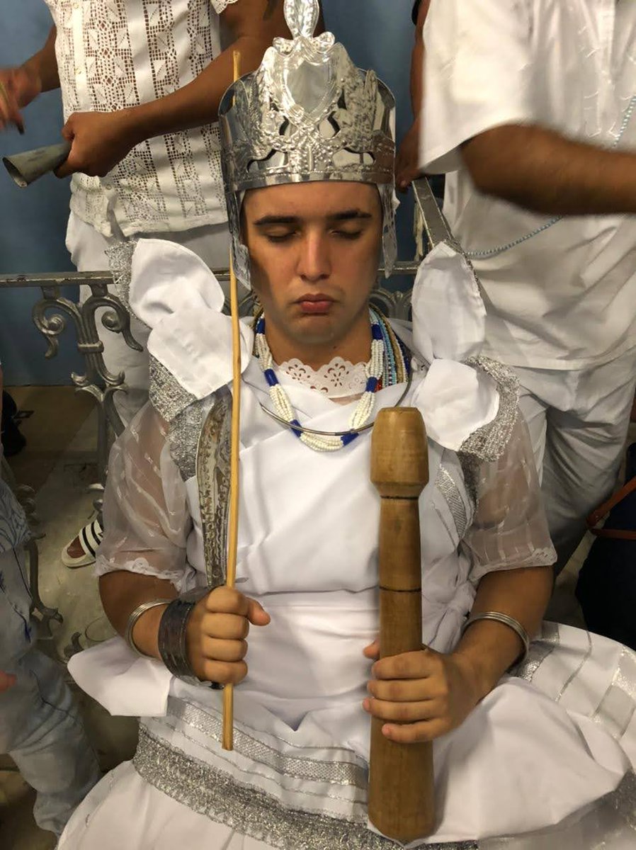 carolmanhaes98's tweet photo. Epi babá, epi imole.A bênção meu pai!
Meu reizinho.🕊💙
#candomble #orixa #oxoguian #epibaba https://t.co/qyLcTMJaD1