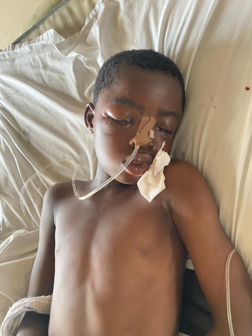 VictorIsrael_'s tweet photo. Please it takes 2 seconds to RETWEET 

It’s been over 24 hours since he was hit by a vehicle at Tank, Port Harcourt Rivers state. A good Nigerian took him to UPTH. Nobody has come for him. He’s in a pretty bad shape

Please help us find his family. Call 08033107256. God bless you https://t.co/a5tUbRVWY0