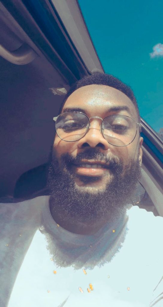 Oscarnuwati's tweet photo. Shave or leave #beardgang🧔🏽... TGIF 

#BeardedMc https://t.co/RBd7dvGmfh