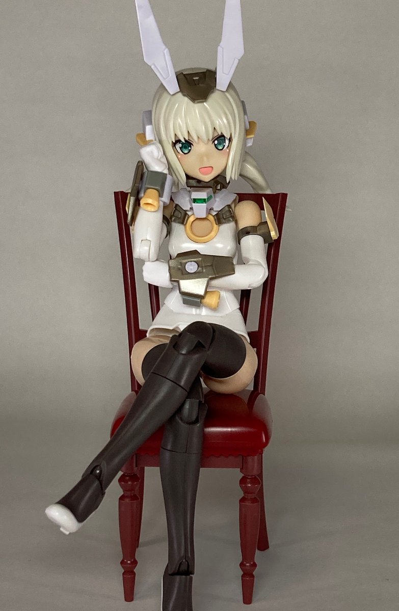 |ω・)…(ばーぜに余ってたボトムスセットを与えてみた。オーバーニーバニーっていいもんだなあ…) 