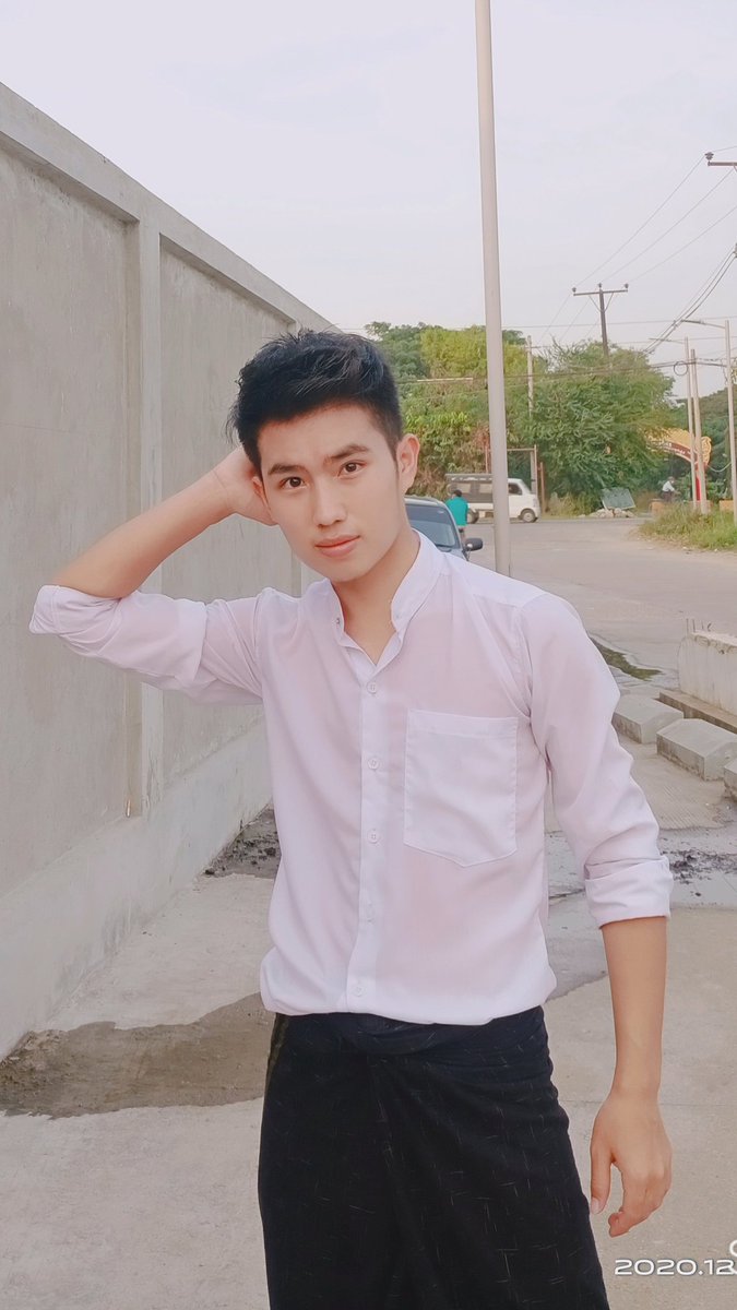 tinmyoOfficial's tweet photo. I'm alone https://t.co/bRCoBOj5BM