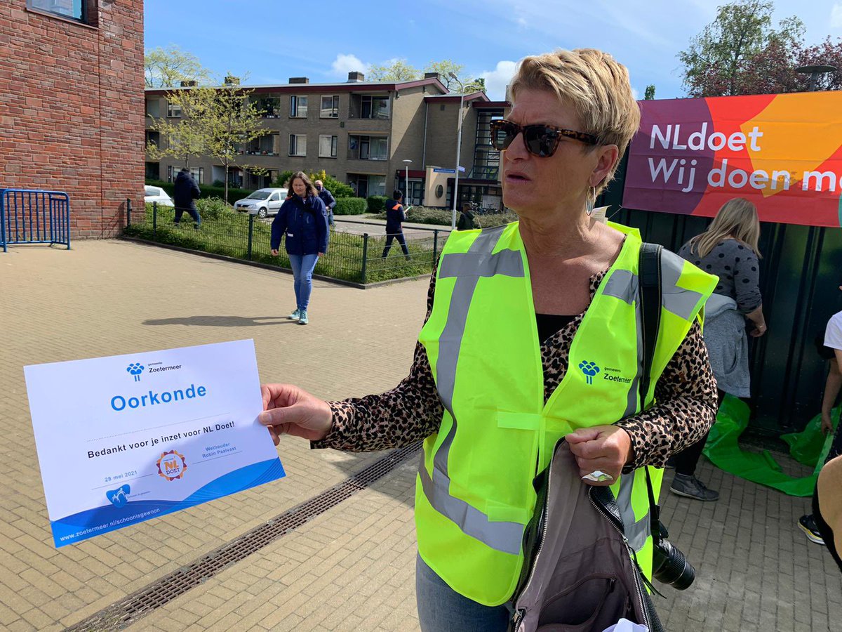 Onze vrijwilligers zijn vandaag en morgen actief met NLdoet: zoals de wijk schoonmaken, pannenkoeken bakken voor ouderen en (wijk)tuinen opknappen @OranjeFonds