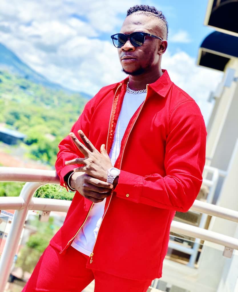 MBC_Digital247's tweet photo. Malawi’s platinum-selling artist, Onesimus is soaring high with his gender-based violence (GBV) sensitisation song 'Solomoni' as it is number 1 on iTunes top 100.
https://t.co/SNf6rA480T https://t.co/t8Pkg9BqD9