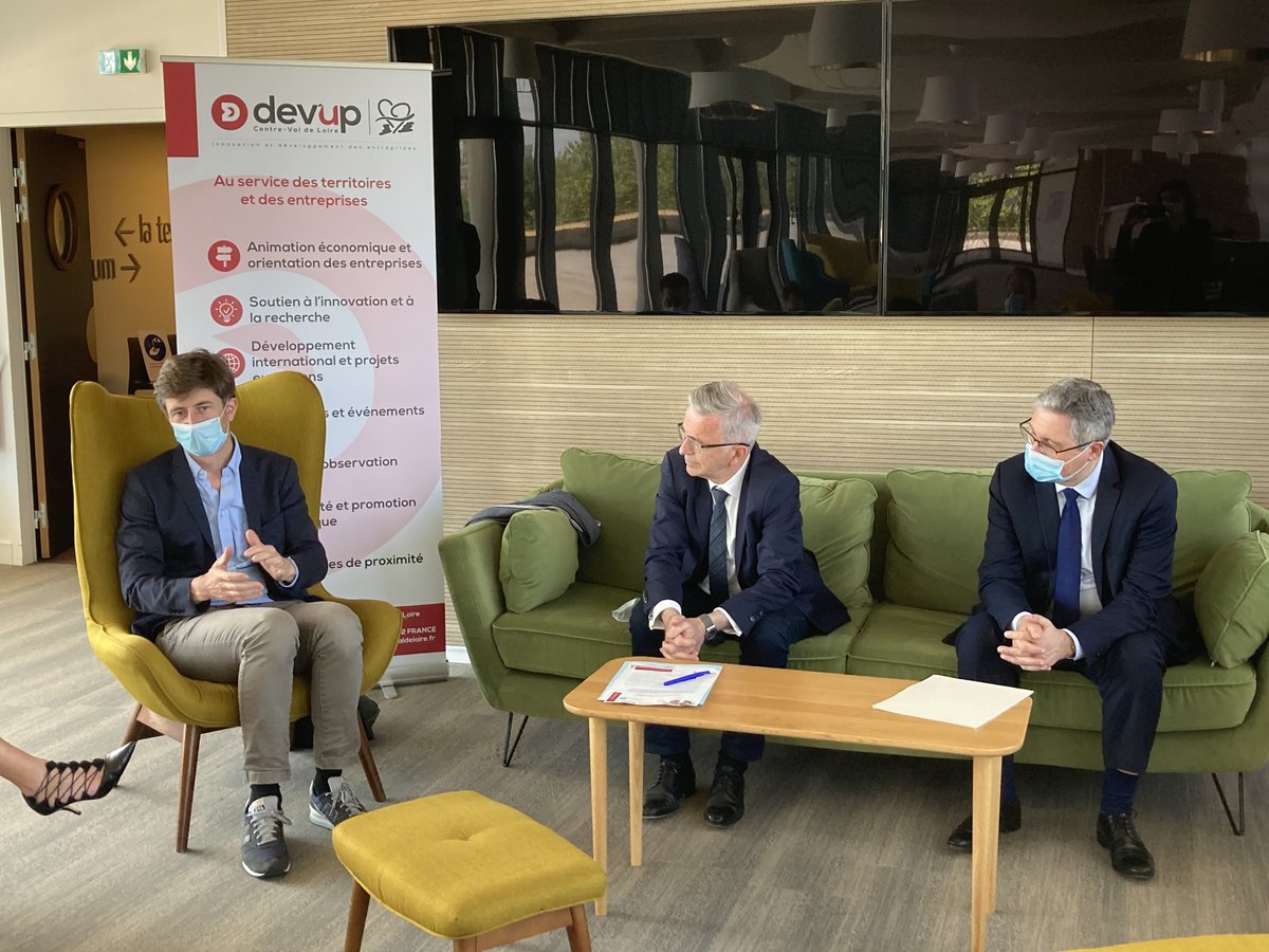 Devup_'s tweet photo. Présentation à la presse de @dessIA_tech. La #startup parisienne, spécialisée dans la conception de logiciel d’intelligence artificielle, s’implante au @Le_Lab_O. 1 Exemple du travail collaboratif mené par @Devup_  &amp; @TechOrleans + @OrleansMetropol  @Bpifrance #centrevaldeloire https://t.co/qvjn2XKqVd