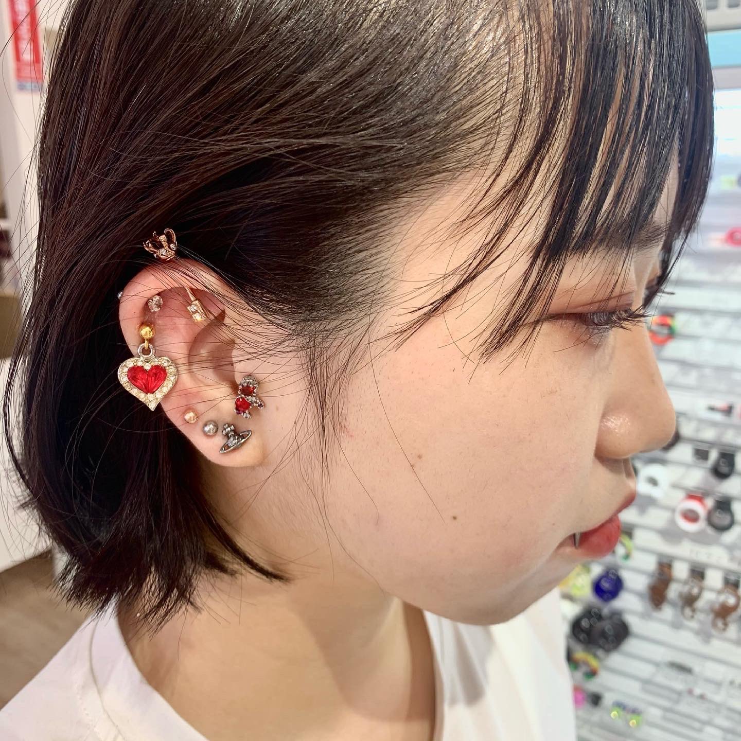 Twitter 上的 Roque神戸店 ご来店頂いた ゆにこさん の耳を撮らせて頂きました アンテナにカギモチーフを買われ 他のピアスとも合っててすごく可愛かったです Roque Roqueピアス アンテナヘリックス T Co Qmtwguybcq Twitter