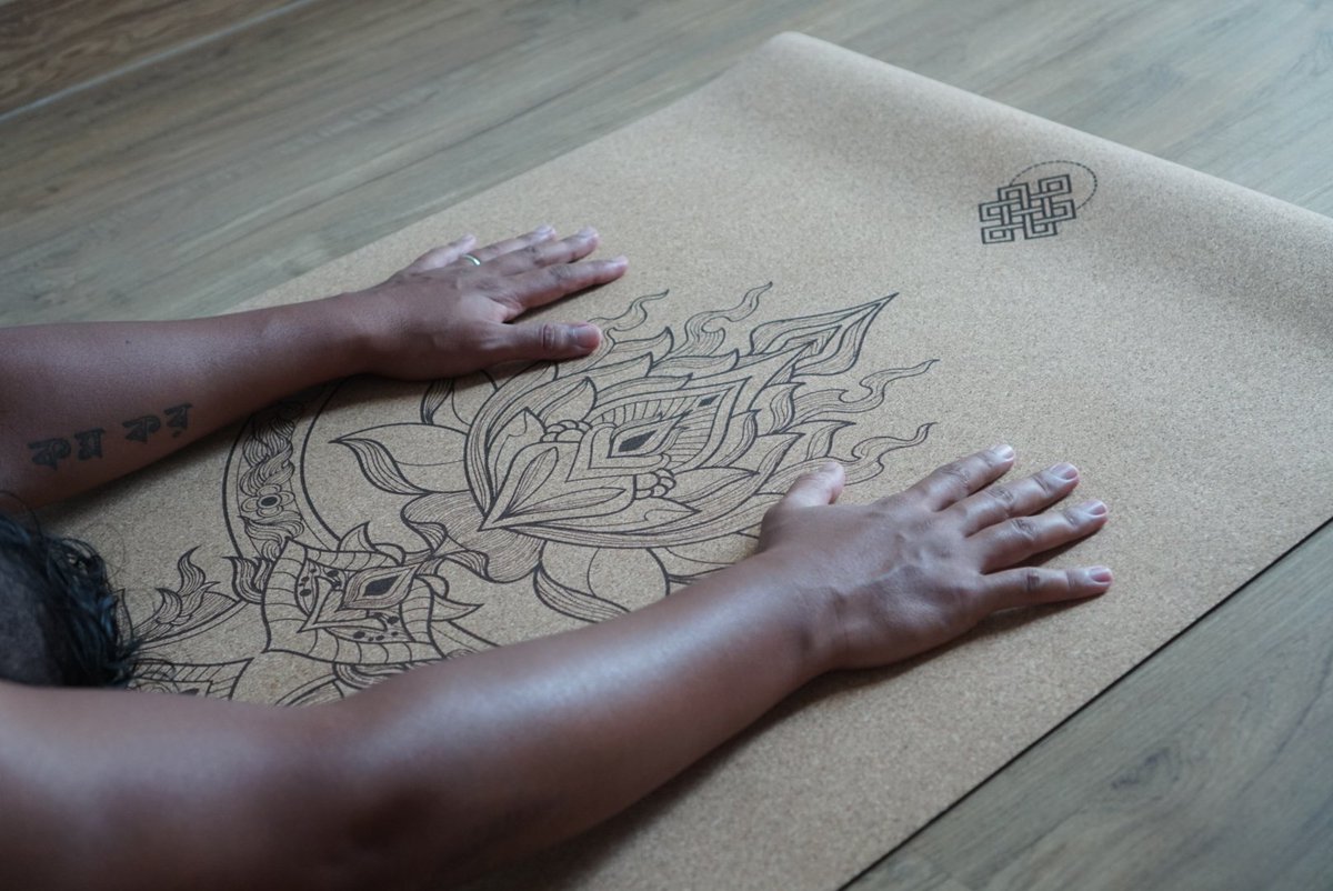 Forgot how much difference a quality yoga mat made to my practice.

Feeling extra motivated to stick with my daily practice with these new eco friendly yoga mats from my dear friends Roz &amp; Chris' new project Studio Layla 👌🧘🏻‍♀️