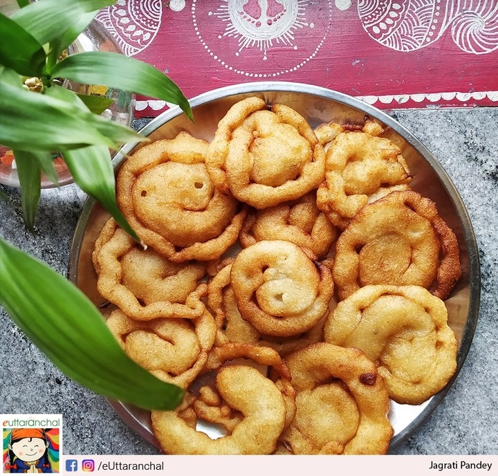 uttarakhand's tweet photo. सिंघल - A Kumaoni delicacy😋
.
PHOTO: Jagrati Pandey 
.
.
#euttaranchal #uttarakhand #singhal #pahadimalpua #cuisineofuttarakhand #hills #kumaon https://t.co/iFWaPZkc0z