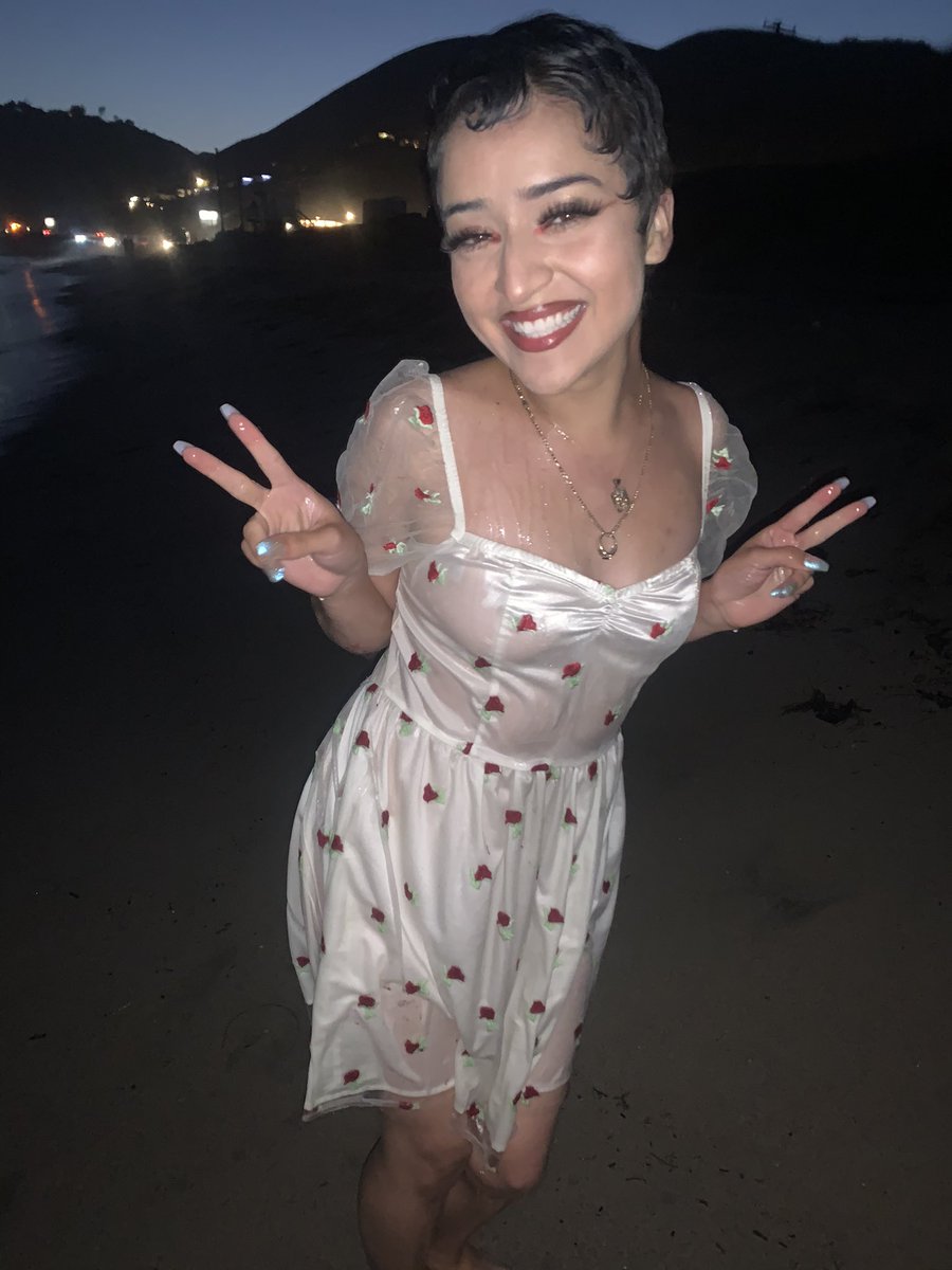 cowb0ygen's tweet photo. i ended up gettin soaking wet 😐 https://t.co/EDvva0y6LE