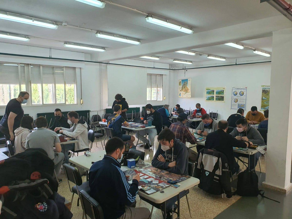 ComunidadKFE's tweet photo. #ThrowbackCKFE

Os traemos imágenes del Prime Championship celebrado en Alcalá Comics hace tan solo un par de semanas. Jugadores reunidos para disfrutar del juego organizado que se nos permite. Pronto tendréis el vídeo de la final en Youtube 😉.

#Keyforge #KeyforgeGame #CKFE https://t.co/R8n4Pv10yC