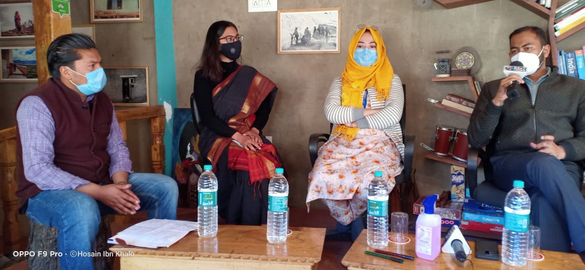 GulistanLadakh_'s tweet photo. World Menstrual Hygiene Day  2021 orgd. by Wave Ladakh Foundation and Roots Ladakh will be telecasted this evening at 6:30 PM. @santoshsukhdeve DC KARGIL, Dr Nasreen Fatima Gynaecologist, CHC Sankoo, Sh Ahmad Ali Budgami lecturer GHSS Akchamal Khushbu Joshi co founder Wave Ladakh https://t.co/Z32MoFqBkL