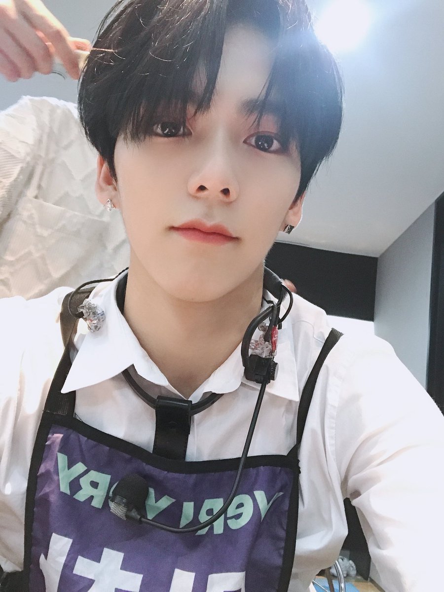 verrerstarlight's tweet photo. VERIVERY Minchan being a BTOB fanboy

a thread; https://t.co/zzwh9bL8zy