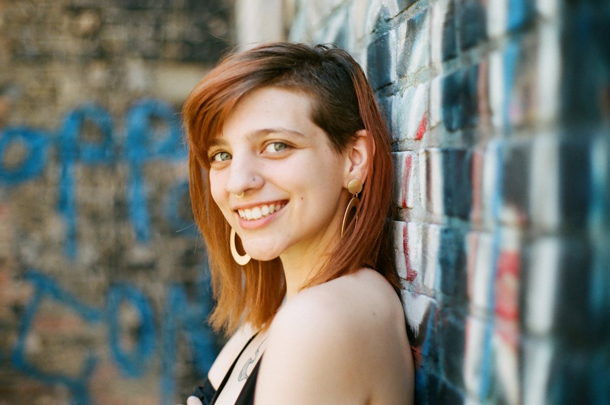 _uvaldo's tweet photo. @OldSchoolLab 
Katelyn 💚
#pentaxk1000 #kodakportra400 #portraits #shootfilm #filmisnotdead https://t.co/pBFCGIMsnz