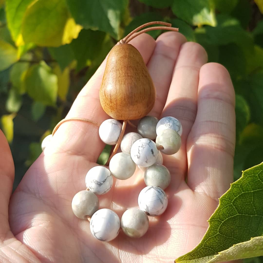 #MentalHealthAwarenessMonth Did you know that "twiddling" slows down your heart rate and provides a point of distraction for you #anxitey #stress #Wellbeing englishworrybeads.uk