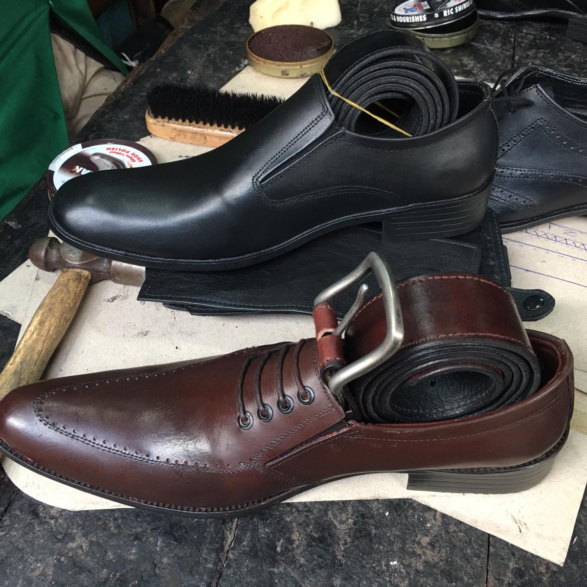 DMagabi's tweet photo. #MainaAndKingangi NORMAL OFFICIAL LEATHER WE'RE CLEARING STOCK, 
WE DELIVER WITHIN THREE DAYS FROM THE DAY OF ORDER..
CONTACT/ WHATSAPP 0795414483 https://t.co/IH6eL5mDJH