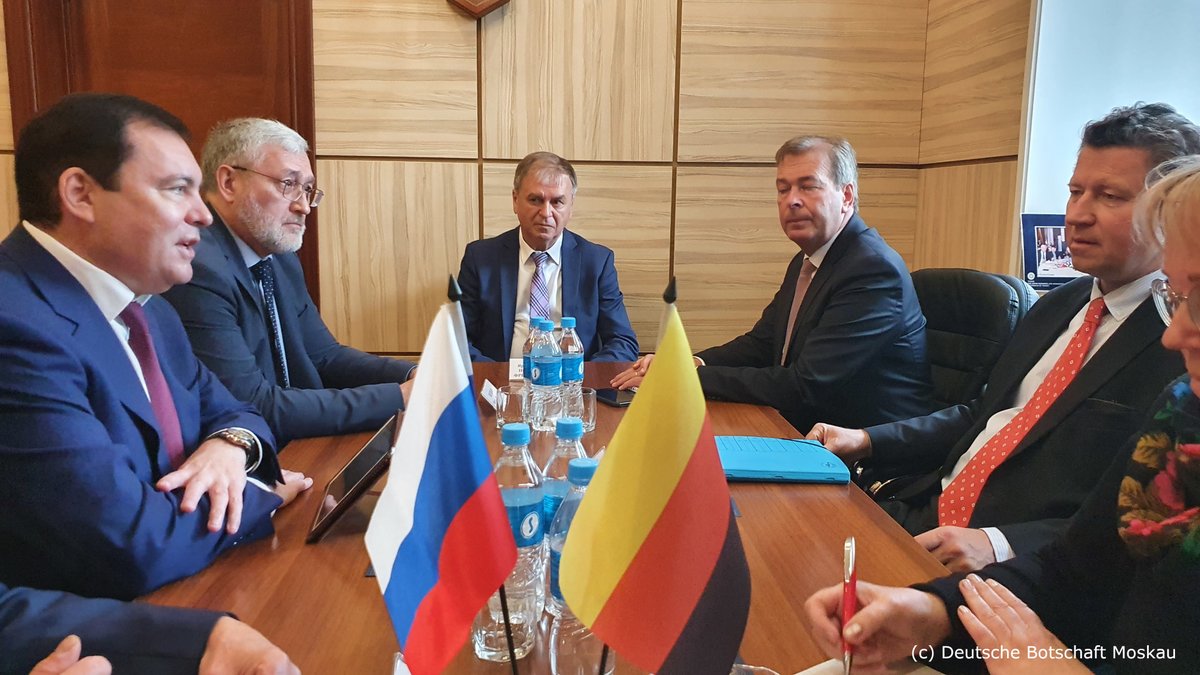 germanyinrussia's tweet photo. Хорошая дискуссия во Владивостоке с представителями Союза "Приморская ТПП" о возможностях сотрудничества и их видении Европы и Дальнего Востока. Предприятия-члены Приморской ТПП хотели бы расширить круг своих партнеров, включив в него представителей со всего мира. #Fernost https://t.co/HZdCrkcJbH