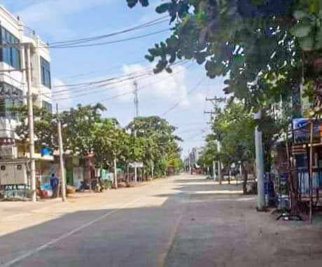 There has been shootings taking place in Kawlin town, Sagaing region last night. Civilians were terrified to the point where they had to close down their shops and the whole township became deserted this morning. #WhatsHappeningInMyanmar #May28Coup