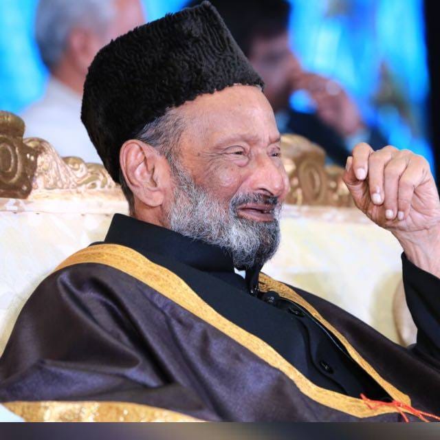 aamiredresy's tweet photo. Great loss, O Allah have mercy!

Dr. Mumtaz Ahmad Khan, Founder of Al-Ameen Educational Movement, Bangalore is no more with us.

Inna Lillahe Wa Inna Ilayhi Raaji’un

His demise is a big loss to the community &amp; nation.

Lets pray to Allah for his Magfirat &amp;   high place in Jannat https://t.co/ikN4LdyCCu