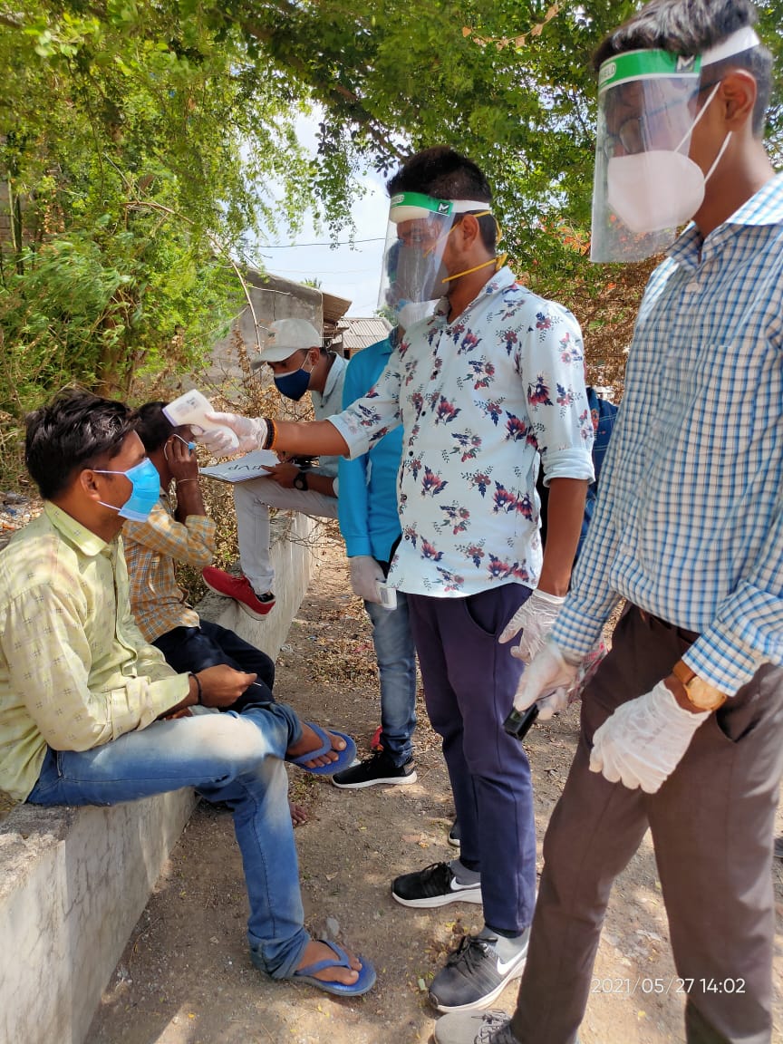 ABVPGujarat's tweet photo. #ABVPTapi દ્વારા ગ્રામ સંજીવની અભિયાન અંતર્ગત વાલોડ તાલુકાના દેલવાડા ગામમાં 650થી વધુ ઘરોનું મેડિકલ સ્ક્રીનીંગ કરવામાં આવ્યું.
#ABVPGujarat
#ABVPForSociety
#GramSanjivani https://t.co/2xuKLGgAT2