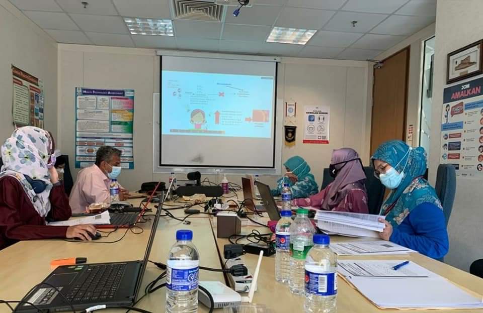 MaHTASMalaysia's tweet photo. Second meeting of Technical Advisory Committee Meeting Horizon Scanning was chaired by Dr. Yun Sii Ing, the Head of Radiology Services, MOH. Four technologies were presented and only one was prioritised.
#horizonscanning #earlyHTA #MaHTAS https://t.co/7x28XQJd4E