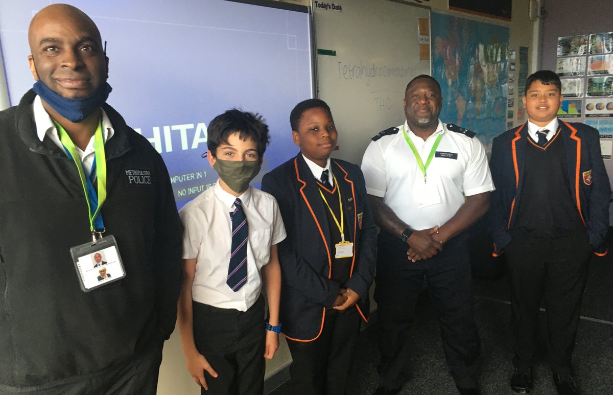 HarrisEDB's tweet photo. Year 7 take part in a special day planned and delivered by Southwark Police, exploring topics such as County Lines, terrorism, illegal substances, sexualised behaviours and Stop and Search. Find out more https://t.co/YddGE4Bt72 https://t.co/8bAUa6Vlh2